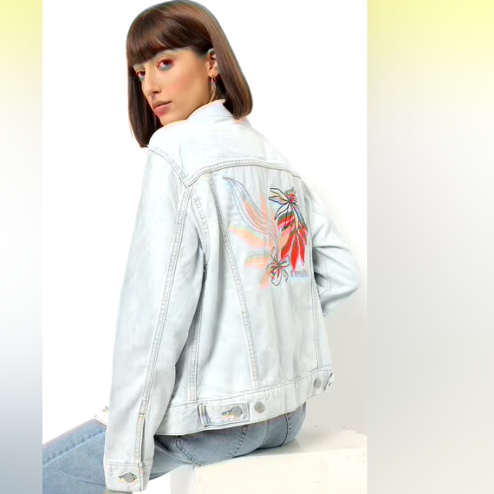 Levi's - Ex-Boyfriend Trucker Jacket Denim with Embroidered Floral Back | Small - Picture 11 of 16